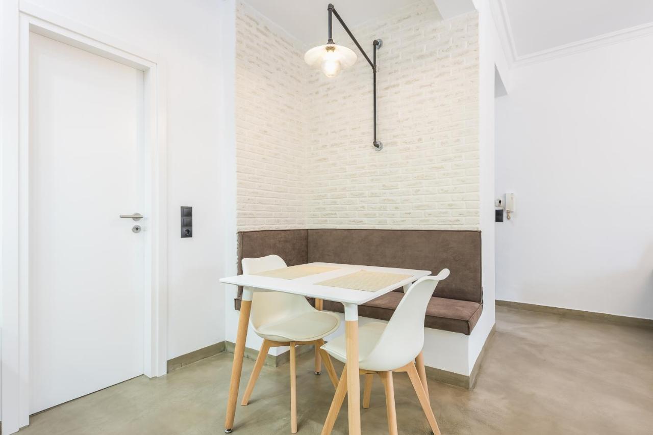 Stylish 1Br Apartment In The Heart Of Koukaki Афины Экстерьер фото